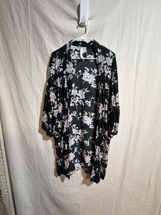 Spiritual Gangster Other - Spiritual Gangster Maya Black Floral Kimono One Size